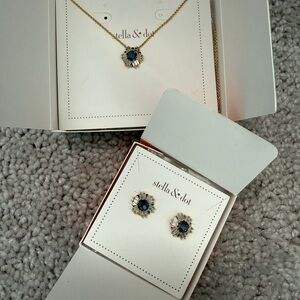 Stella & Dot Heirloom Gold Necklace and Studs set